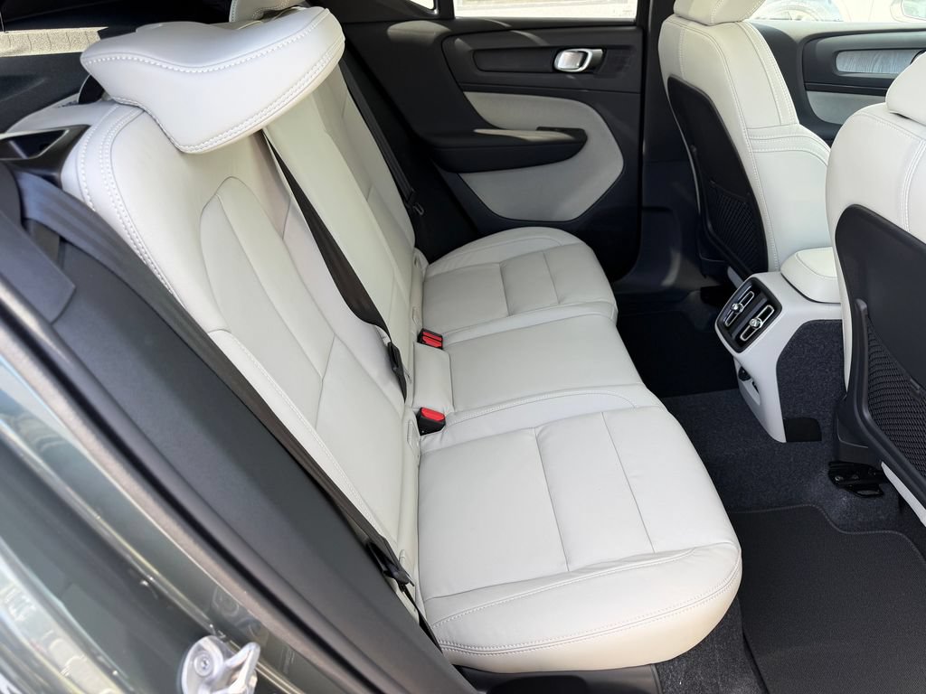 New 2026 Volvo XC40 B5 Plus w/ Climate Package AWD/4WD image 11