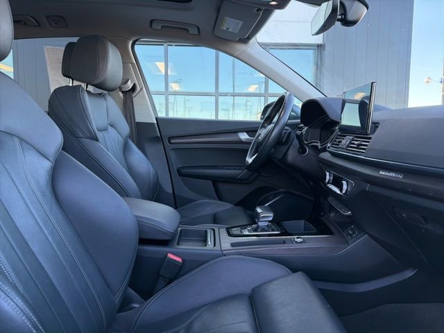 Used 2022 Audi Q5 e Premium w/ Convenience Package image 12
