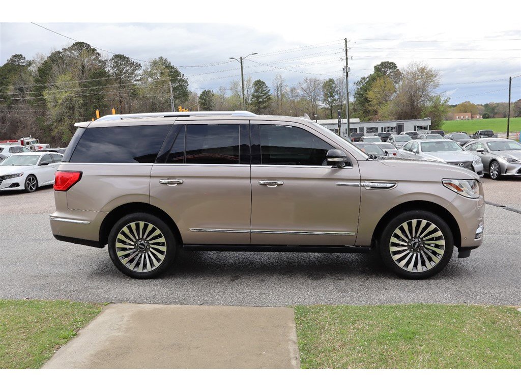 Used 2019 Lincoln Navigator Reserve image 6