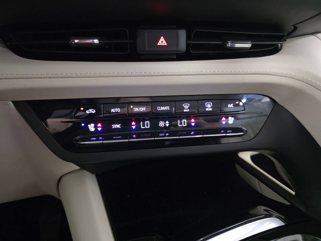Used 2021 Buick Envision Avenir w/ Technology Package II AWD/4WD image 20
