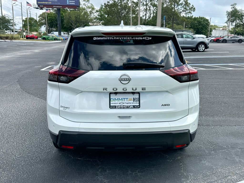 Used 2025 Nissan Rogue SV AWD/4WD image 6