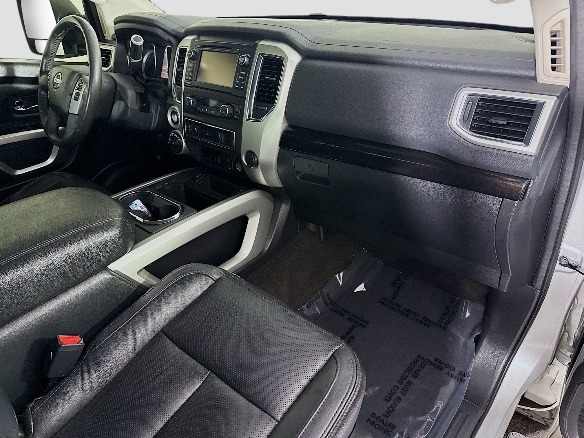 Used 2017 Nissan Titan SV AWD/4WD image 30