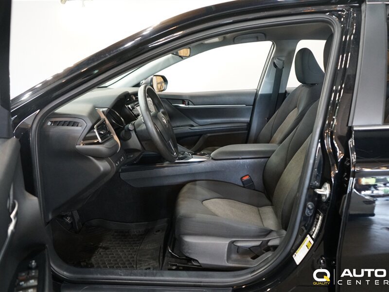 Used 2020 Toyota Camry LE FWD image 13