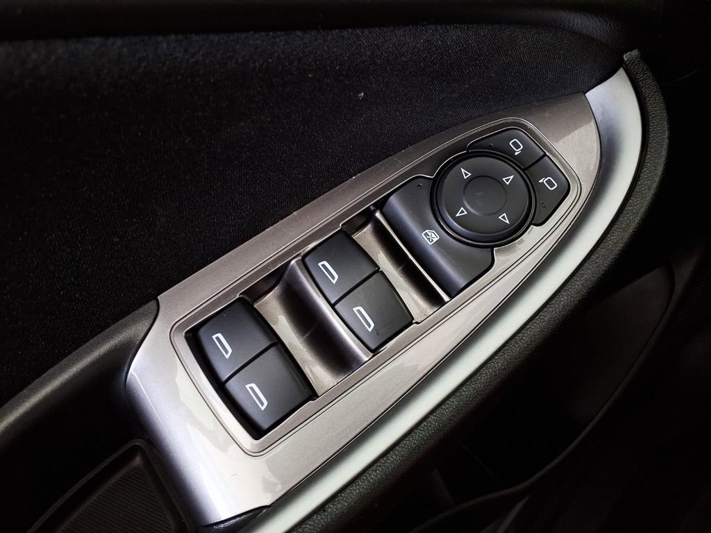 Used 2025 Chevrolet Malibu LS image 25