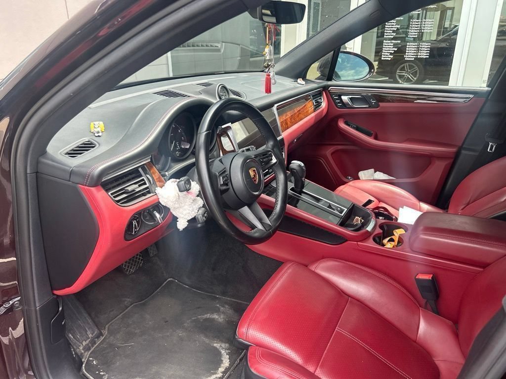 Used 2023 Porsche Macan Turbo AWD/4WD image 22