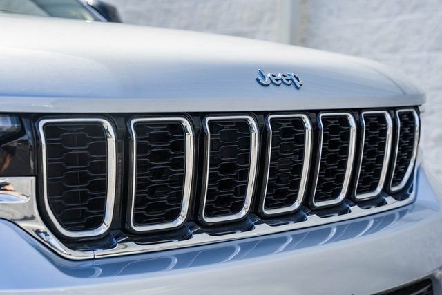 Used 2022 Jeep Grand Cherokee Limited 4xe image 23