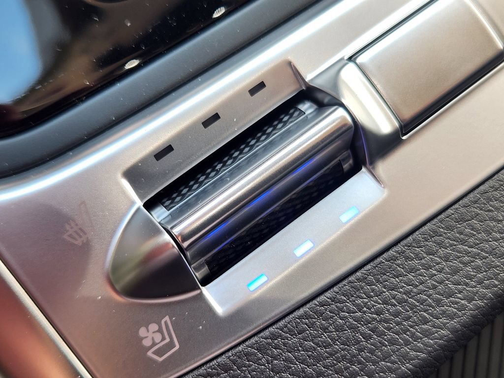 New 2027 Kia Carnival SX w/ Dark Edition Package FWD image 21