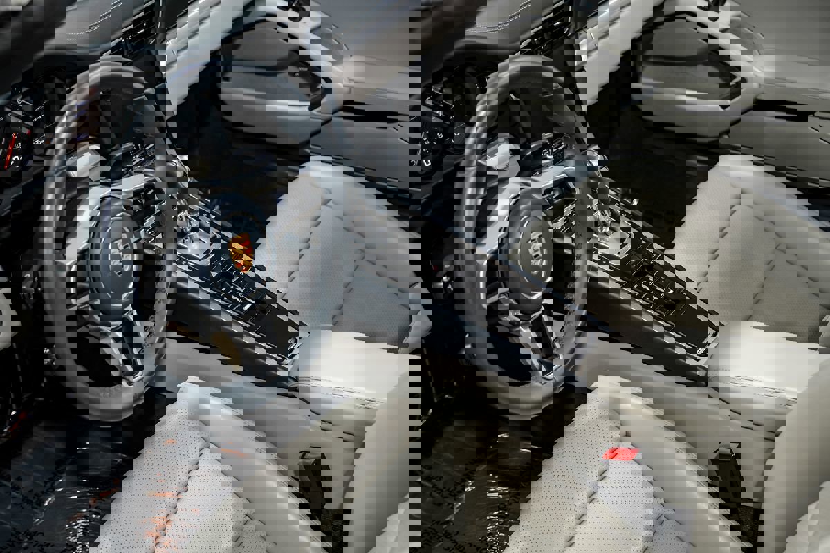 Used 2017 Porsche 911 Carrera image 22