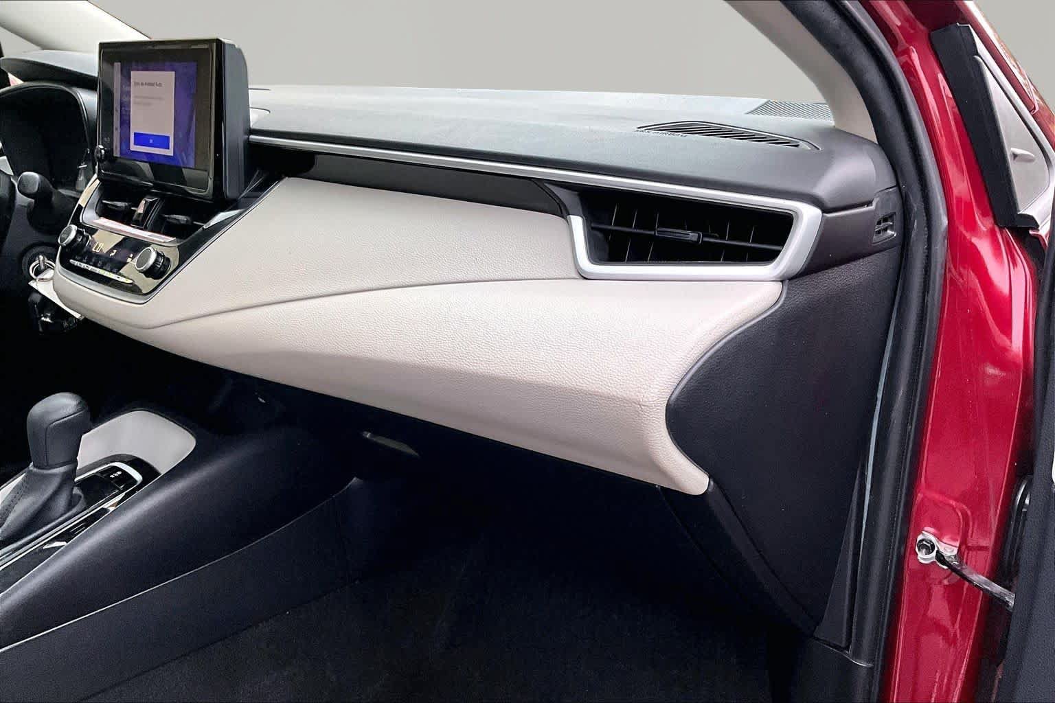 Used 2025 Toyota Corolla LE FWD image 19