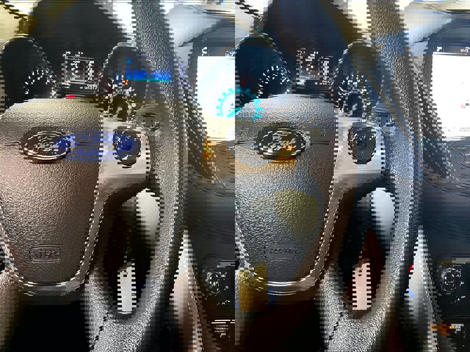 Used 2016 Ford Escape SE w/ SE Chrome Package AWD/4WD image 23