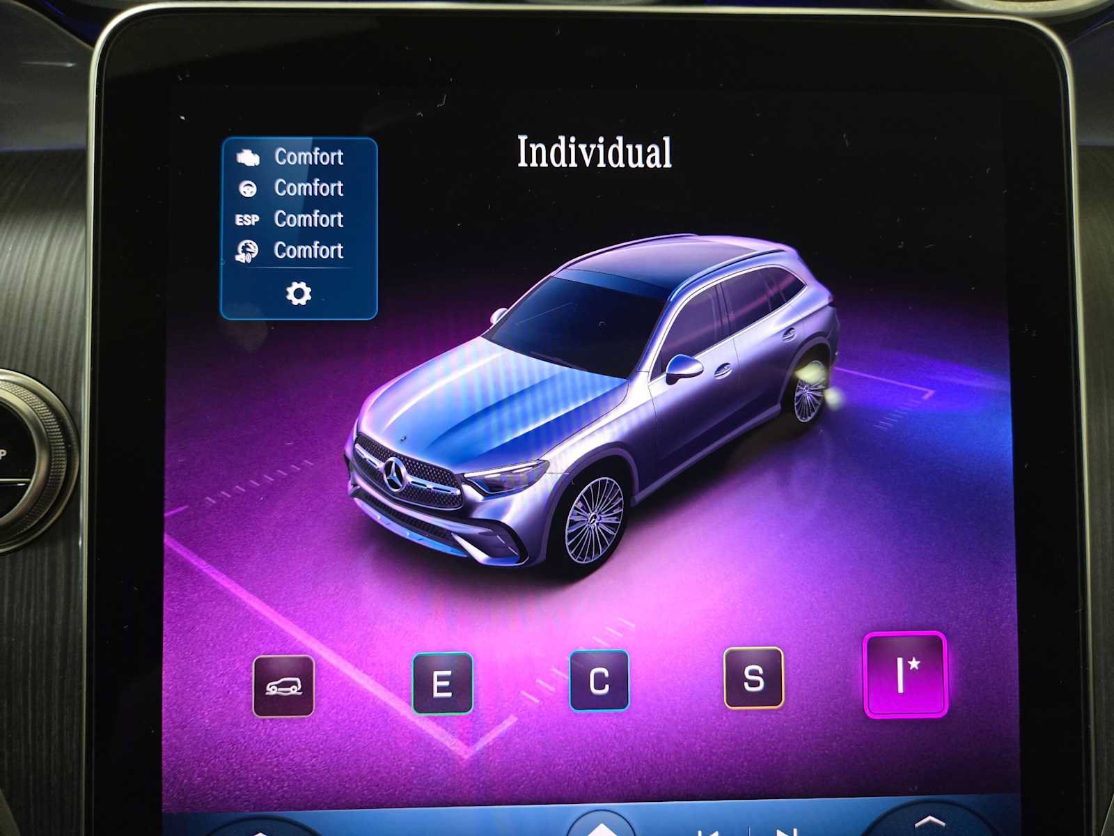 Used 2026 Mercedes-Benz GLC 300 4MATIC image 31