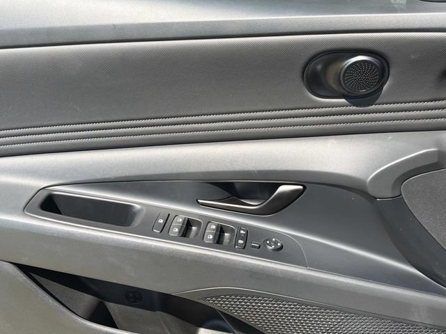 Used 2026 Hyundai Elantra Sport FWD image 18
