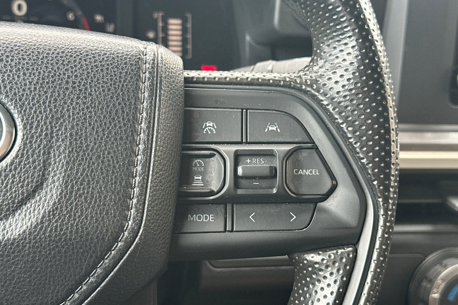 Used 2024 Toyota Tacoma SR5 AWD/4WD image 31