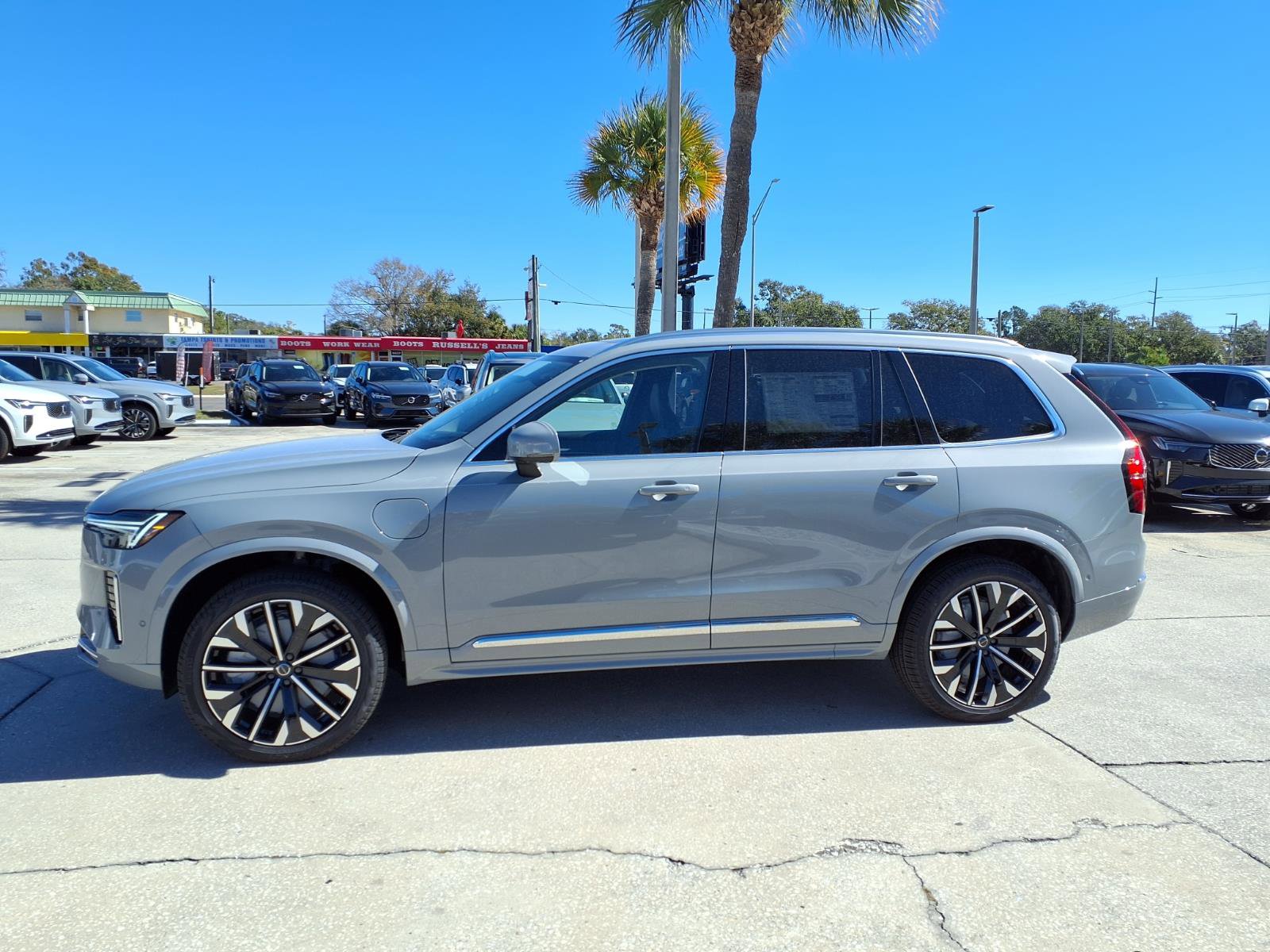 New 2026 Volvo XC90 T8 Ultra w/ Protection Package Premier image 4