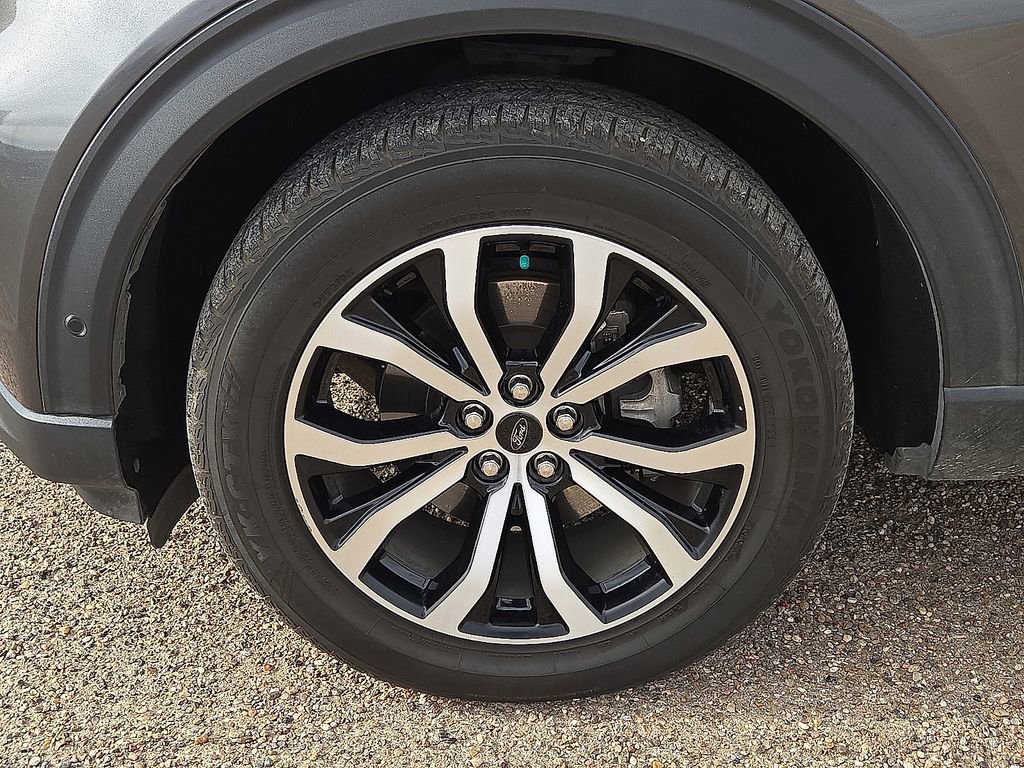 Used 2020 Ford Explorer ST w/ Premium Technology Package image 11