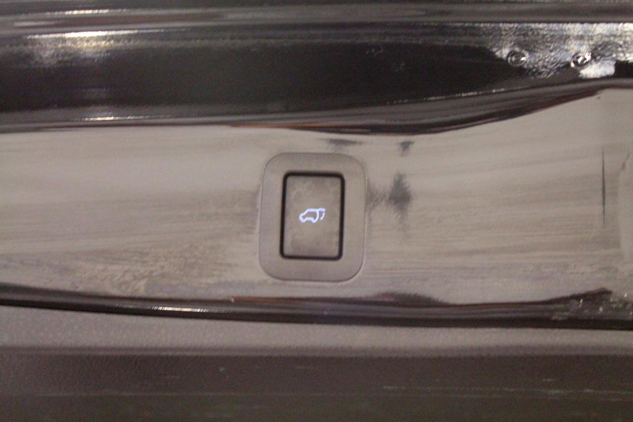 Used 2017 Toyota Highlander Limited Platinum image 32