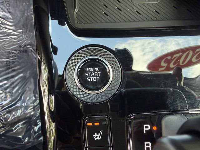 Used 2025 Kia Niro EX FWD image 22
