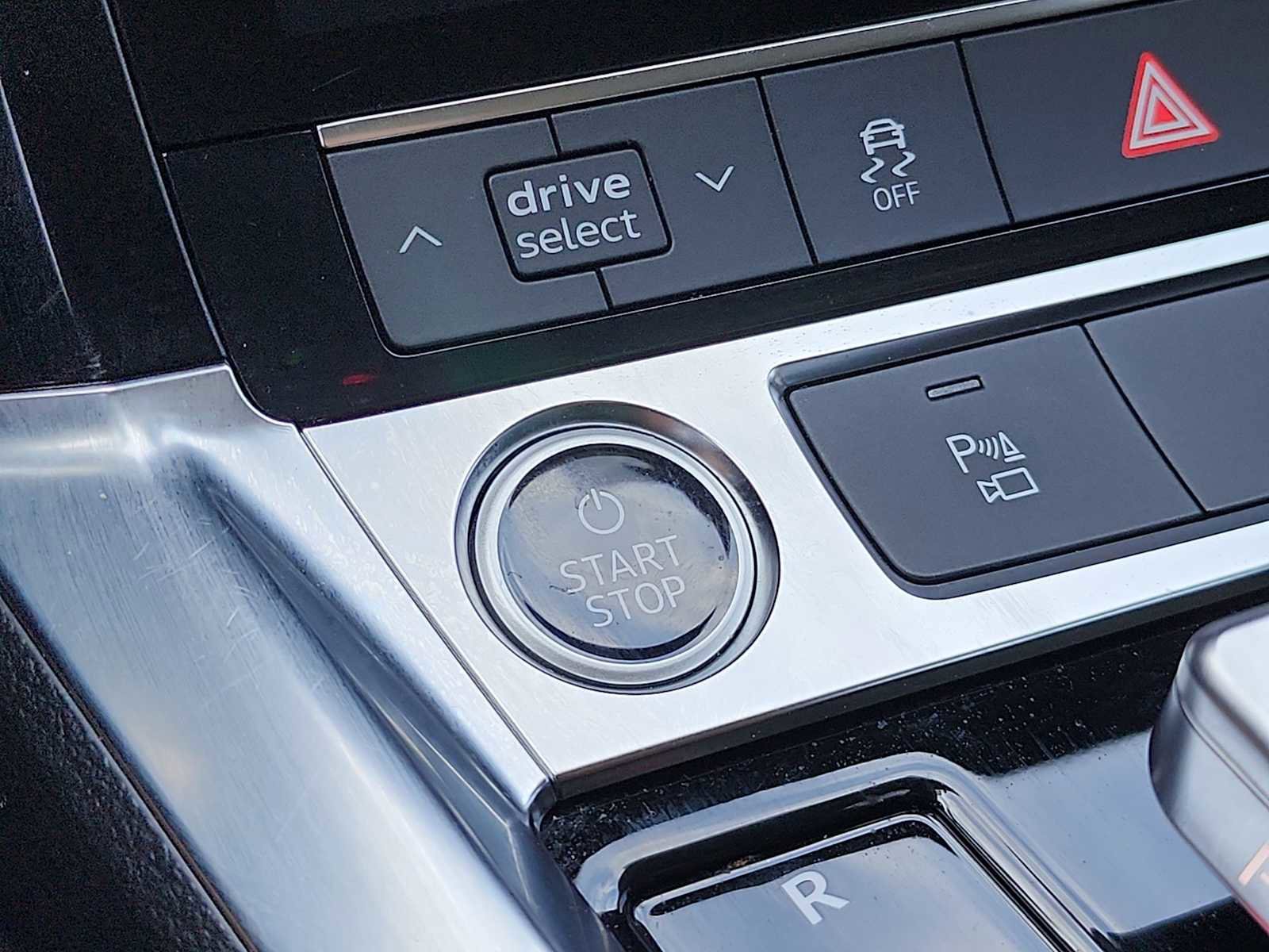 Used 2022 Audi e-tron Premium image 24