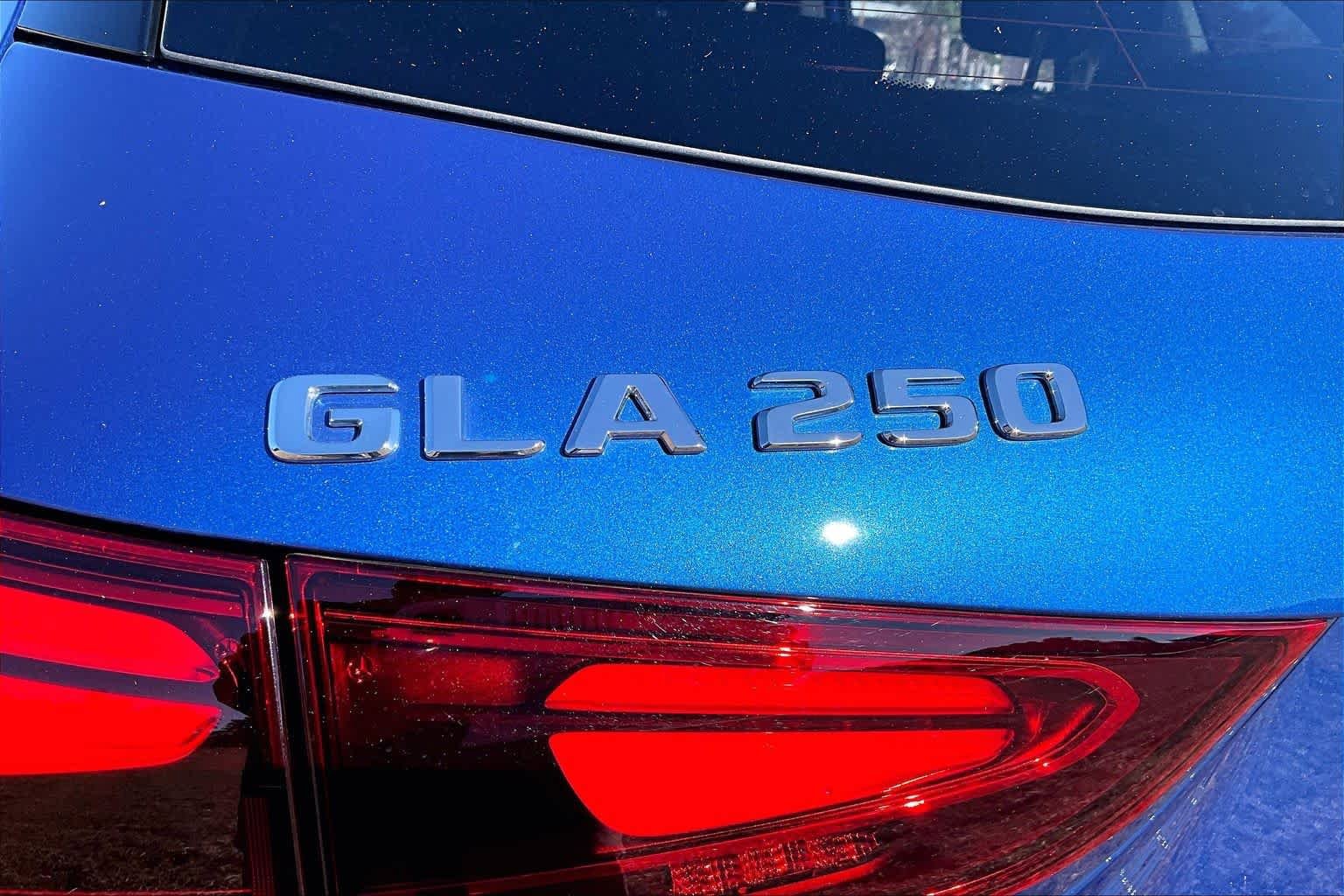 Certified 2025 Mercedes-Benz GLA 250 4MATIC image 31