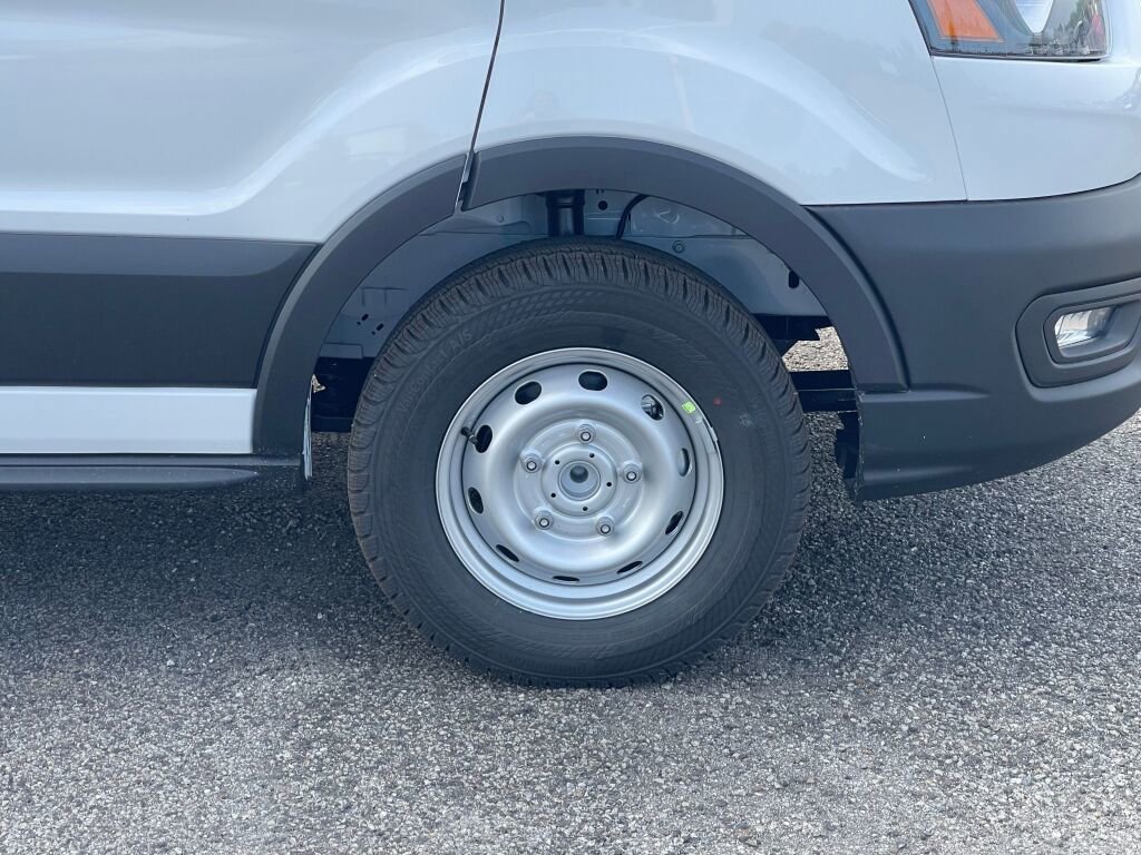 New 2025 Ford Transit 250 148 Medium Roof image 19