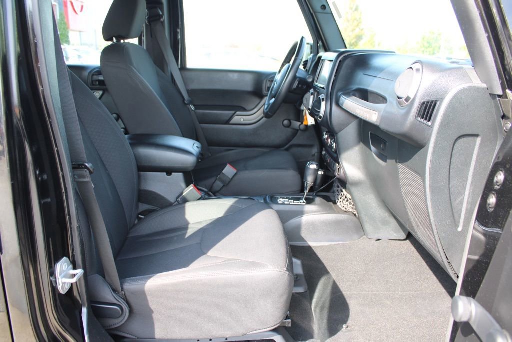 Used 2016 Jeep Wrangler Unlimited Sport w/ Max Tow Package image 18