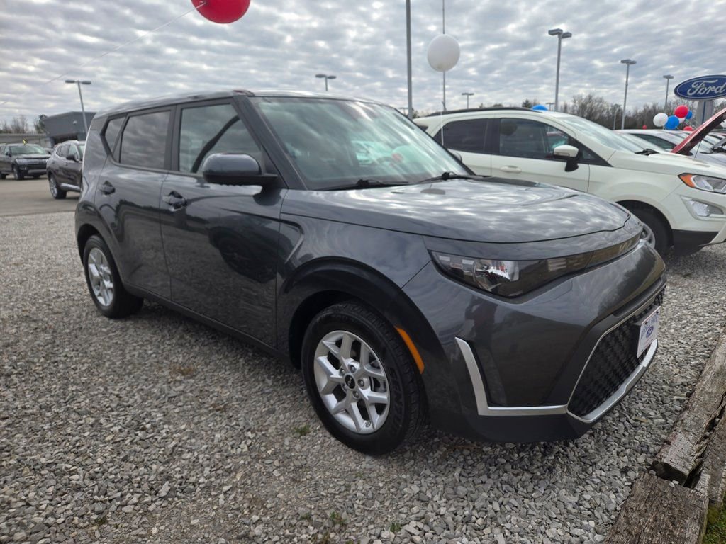 Used 2024 Kia Soul LX w/ Option Group 015 image 2