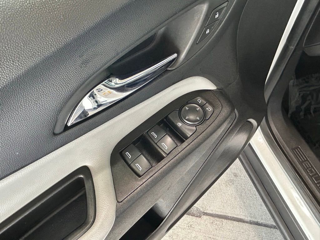 Used 2022 Chevrolet Equinox LS image 40