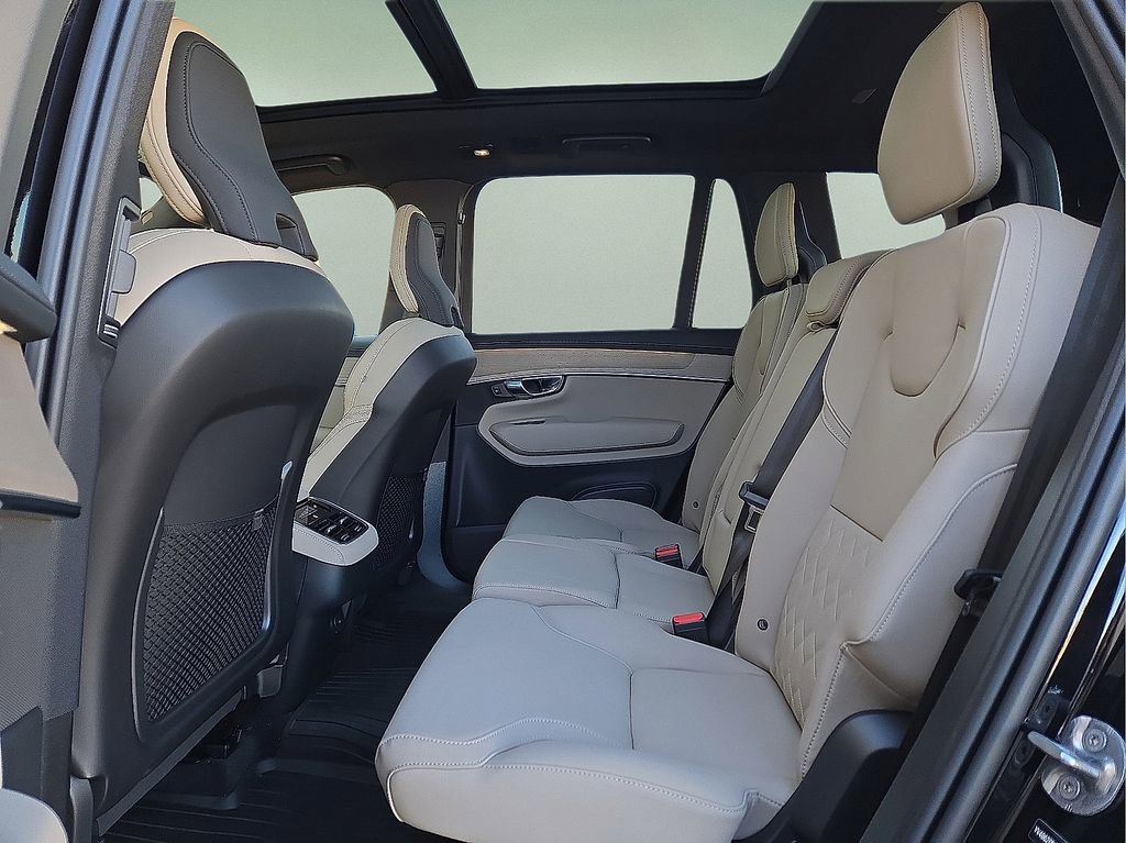 New 2026 Volvo XC90 B6 Plus w/ Protection Package Premier AWD/4WD image 15