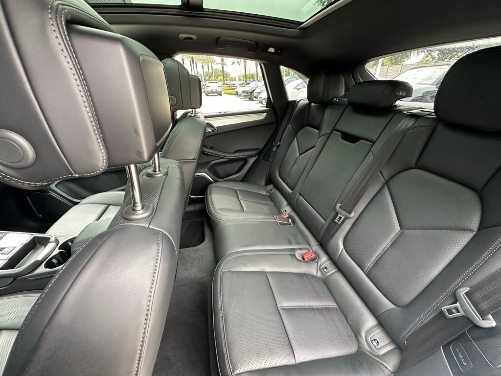 Certified 2025 Porsche Macan GTS AWD/4WD image 41