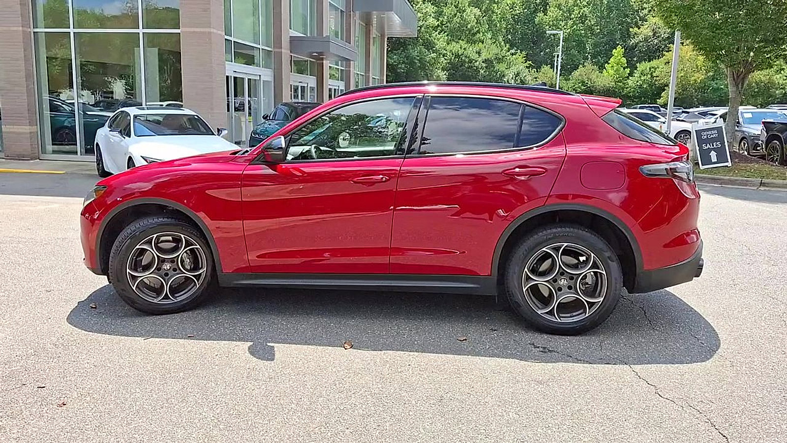 Used 2024 Alfa Romeo Stelvio Sprint image 5
