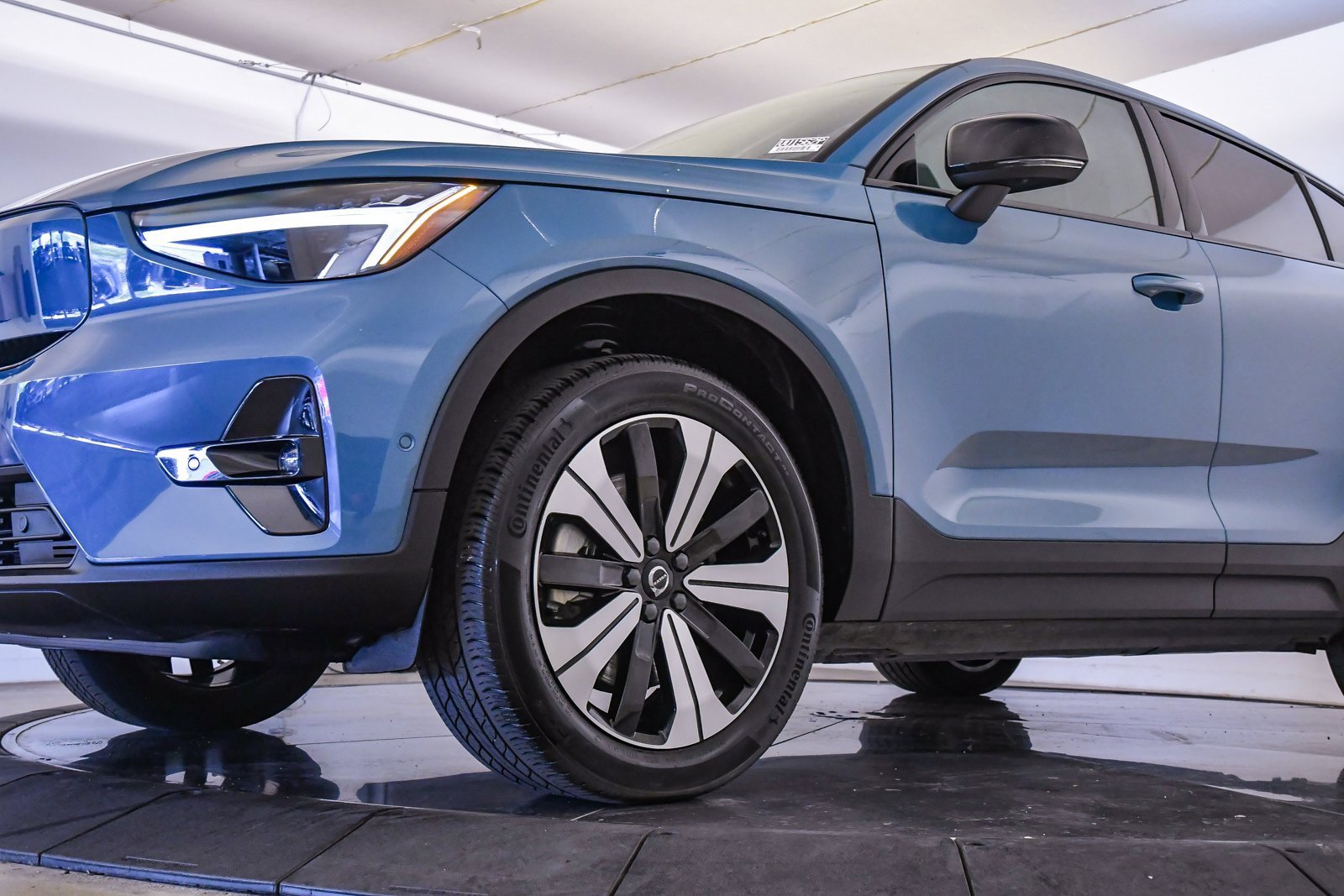 Certified 2023 Volvo C40 P8 Recharge Plus image 10