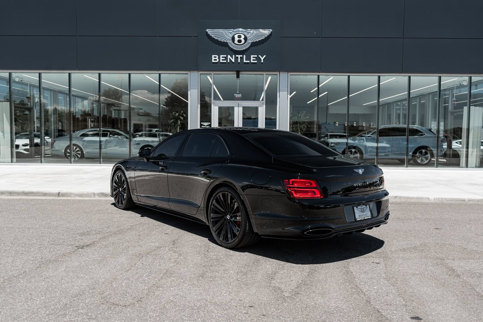 Certified 2025 Bentley Flying Spur Plug-In Hybrid AWD/4WD image 3