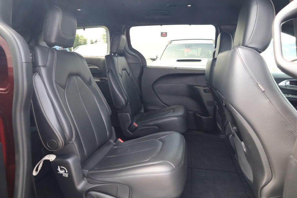 Used 2021 Chrysler Pacifica Touring-L w/ Premium & Safety Sphere Group FWD image 22