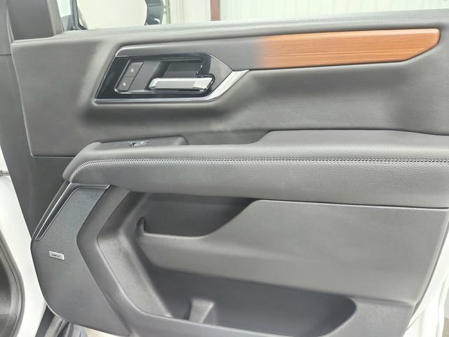 Used 2025 GMC Yukon XL Denali AWD/4WD image 49