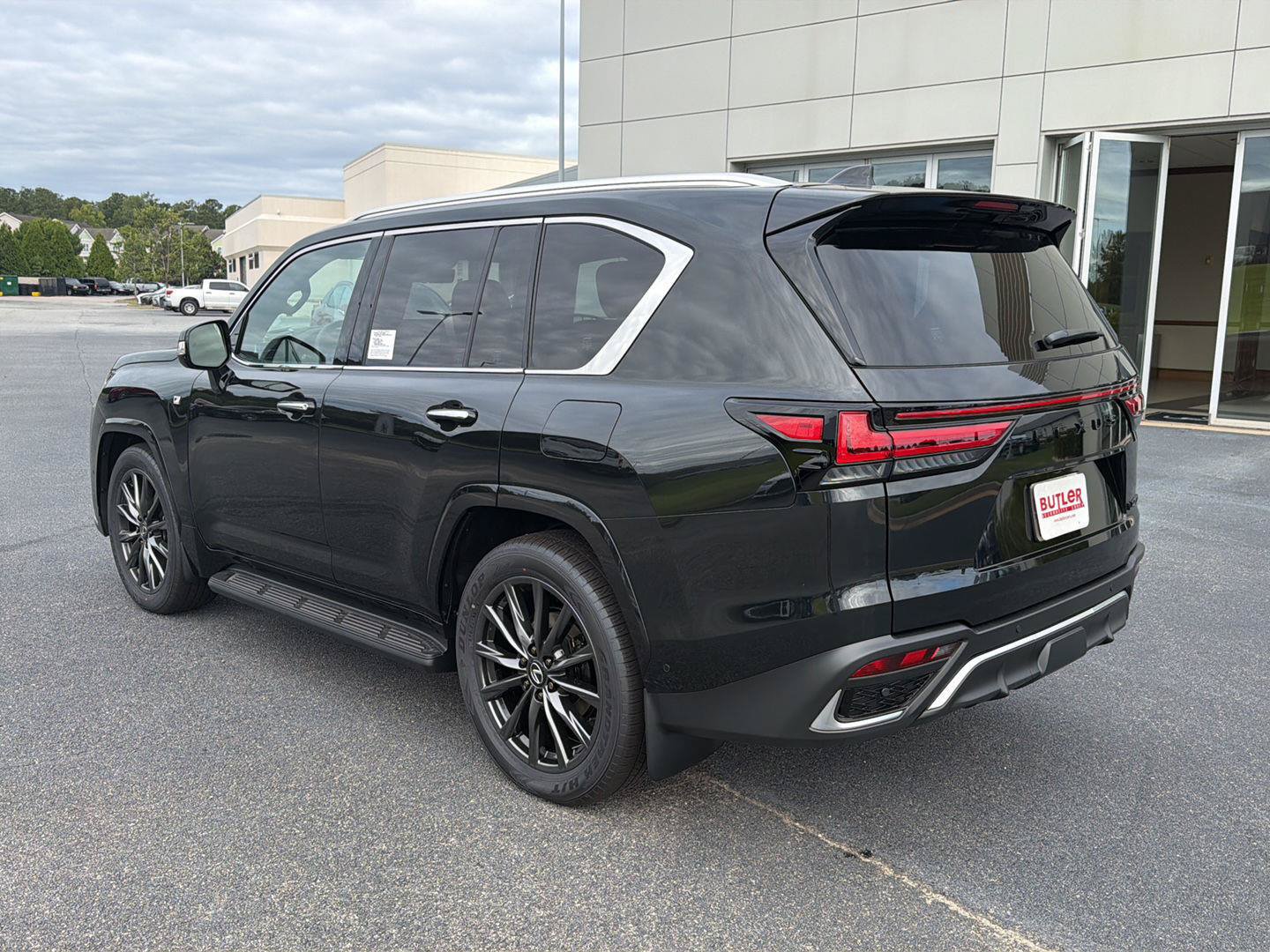 New 2026 Lexus LX 700h F Sport w/ Accessory Package (Z1) AWD/4WD image 4