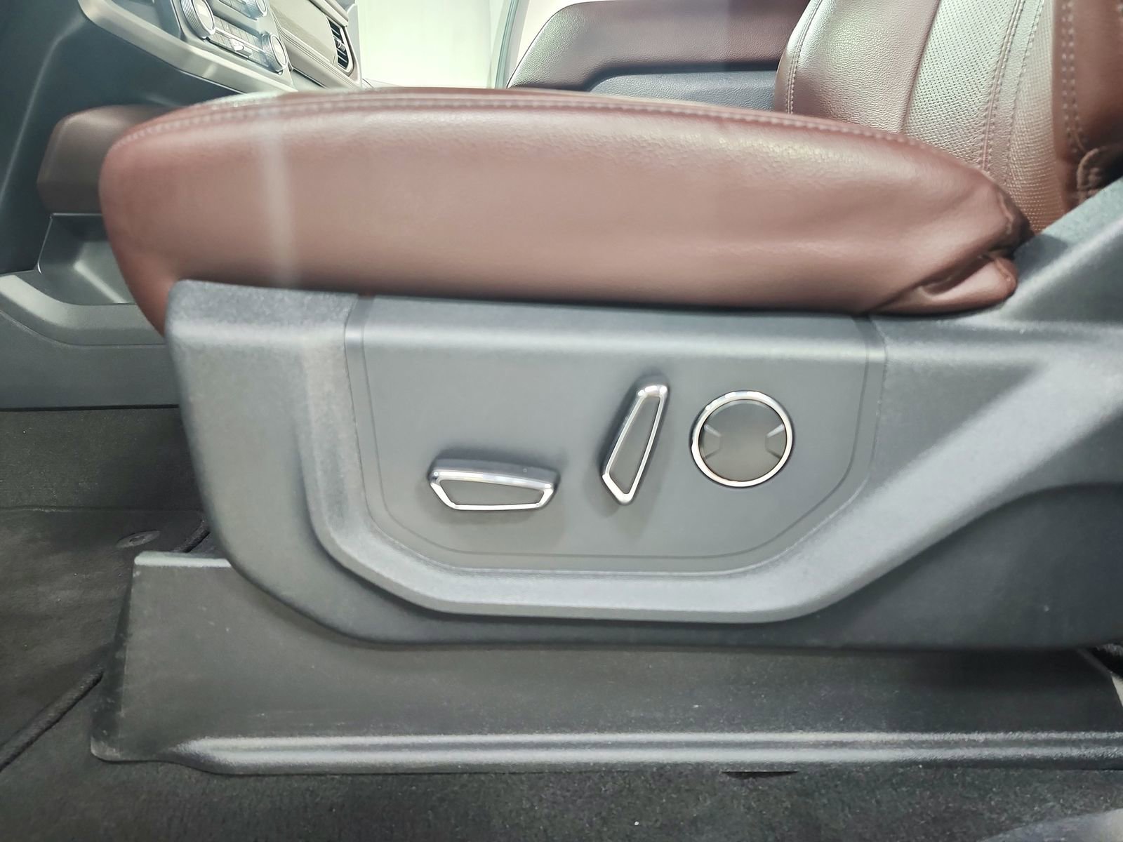 Used 2024 Ford Expedition Limited AWD/4WD image 20