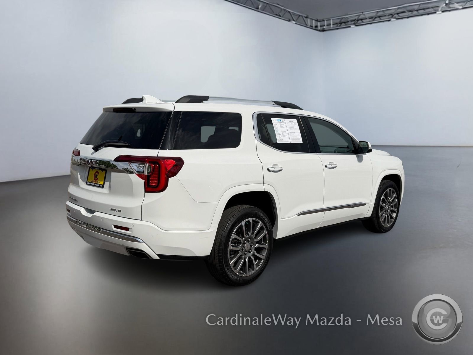 Used 2023 GMC Acadia Denali image 4