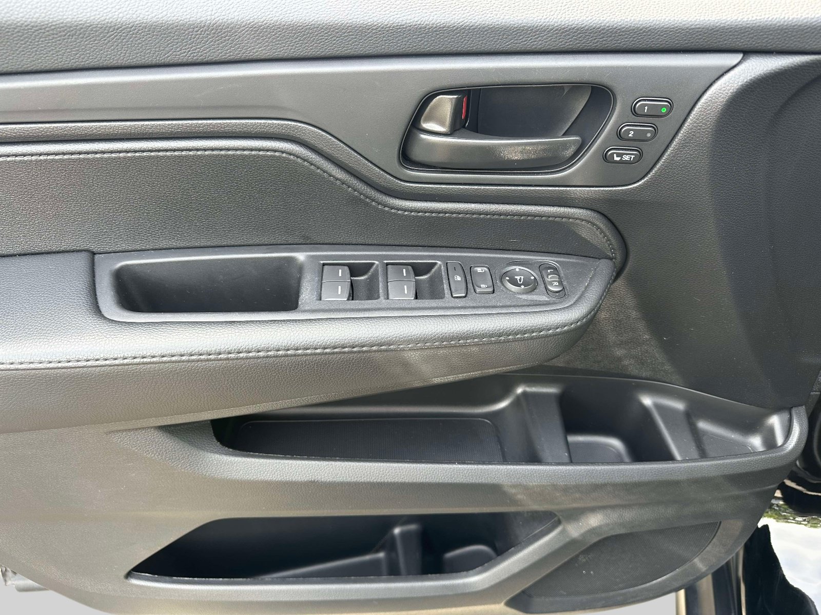 Used 2025 Honda Odyssey EX-L image 17
