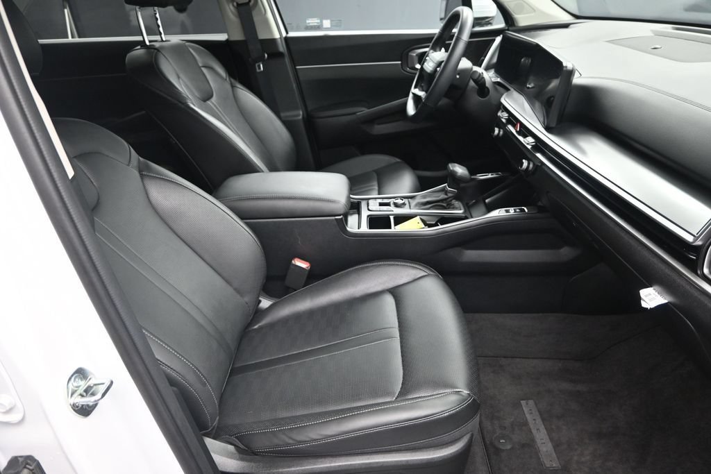 Certified 2026 Kia Sorento EX AWD/4WD image 38