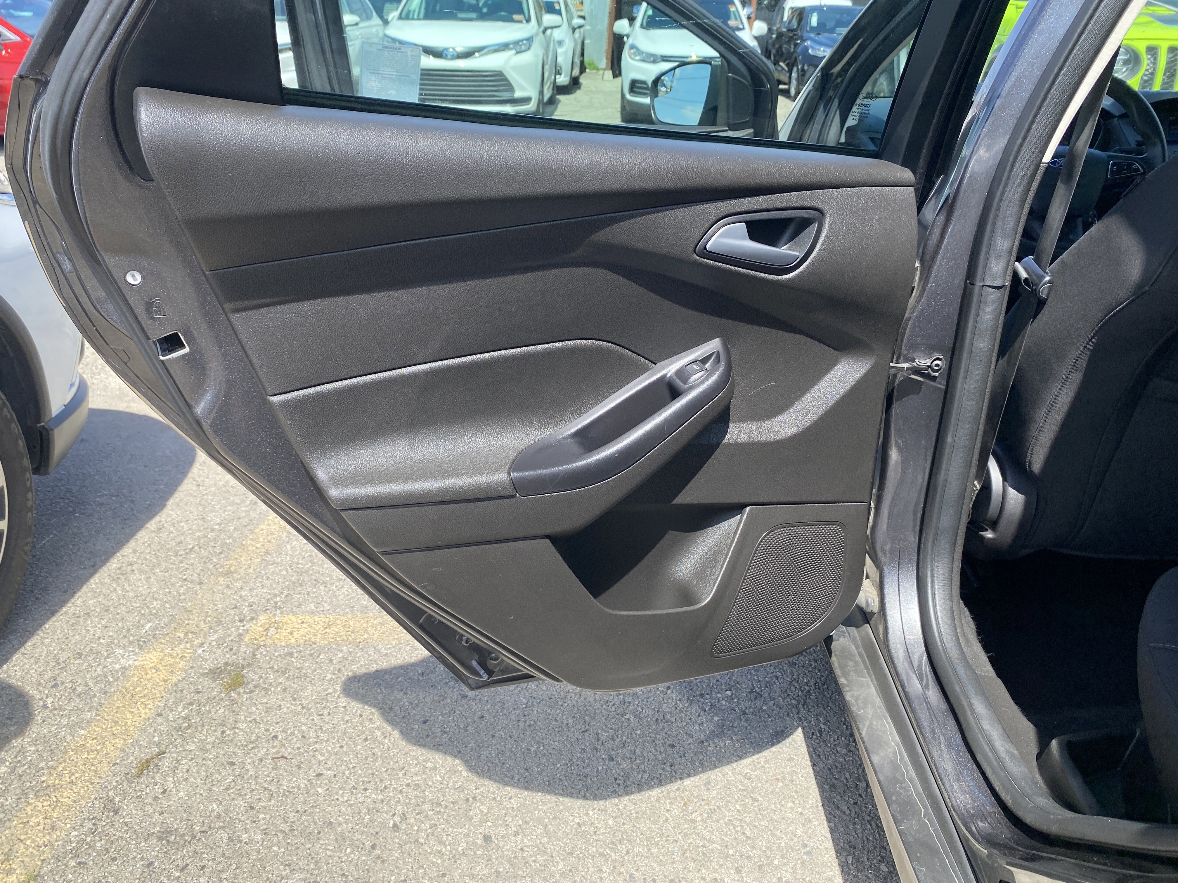 Used 2016 Ford Focus SE FWD image 16