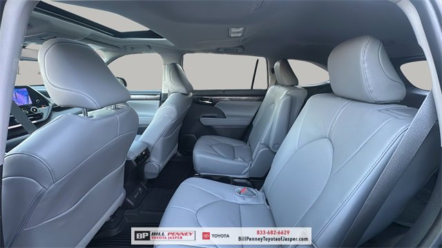 New 2026 Toyota Highlander Limited image 13