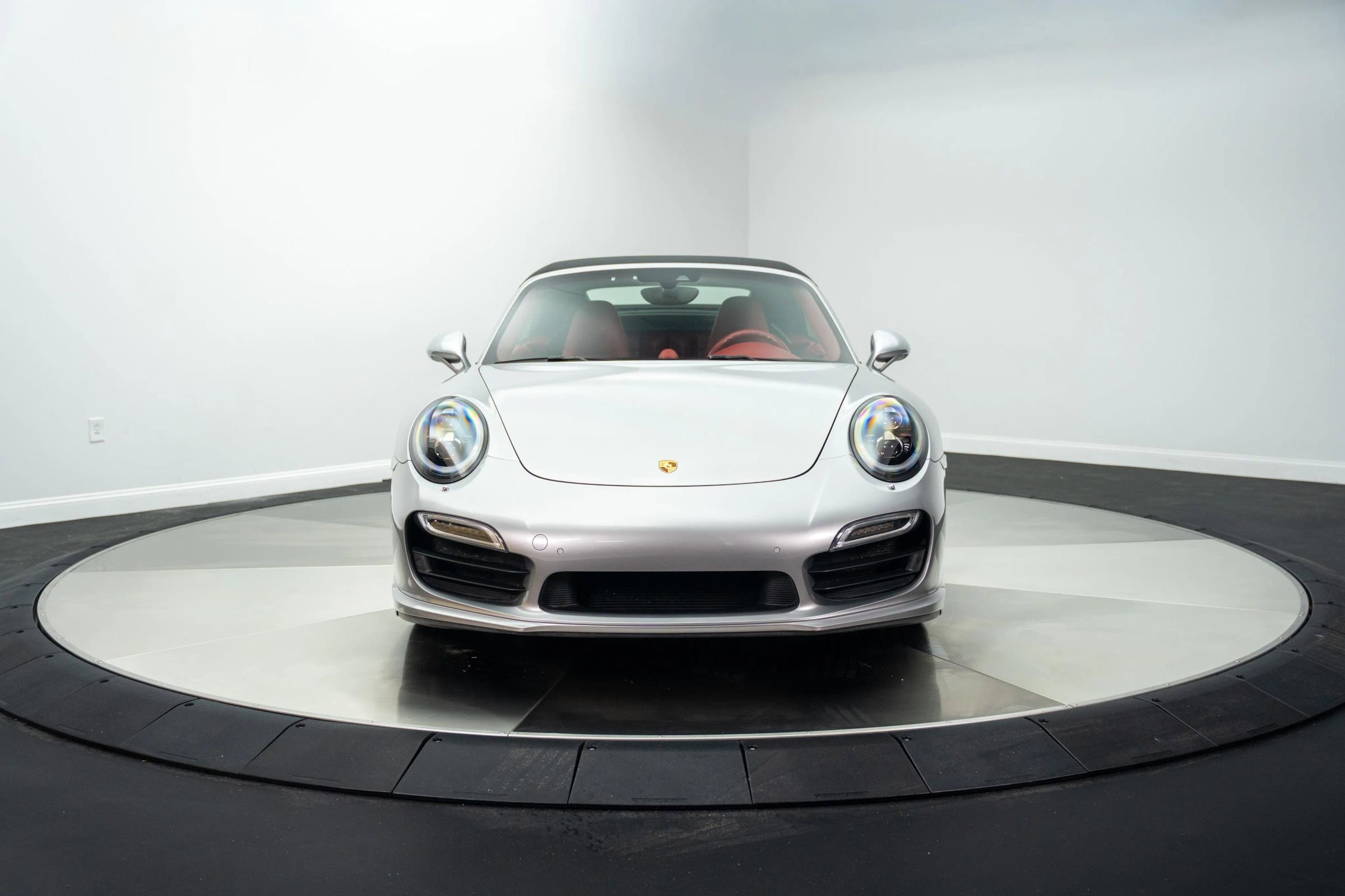 Used 2015 Porsche 911 Turbo image 12