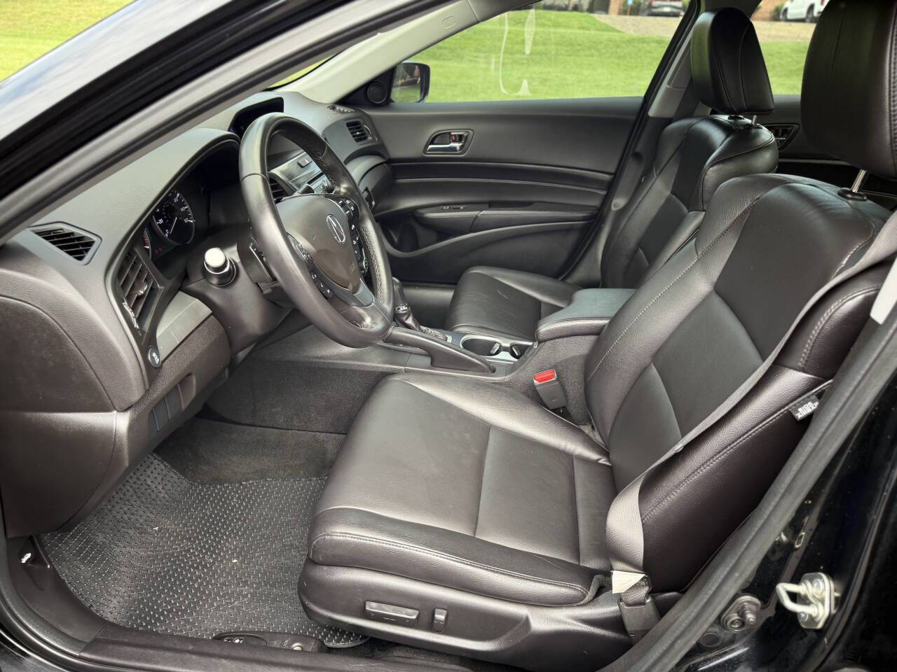 Used 2017 Acura ILX image 11