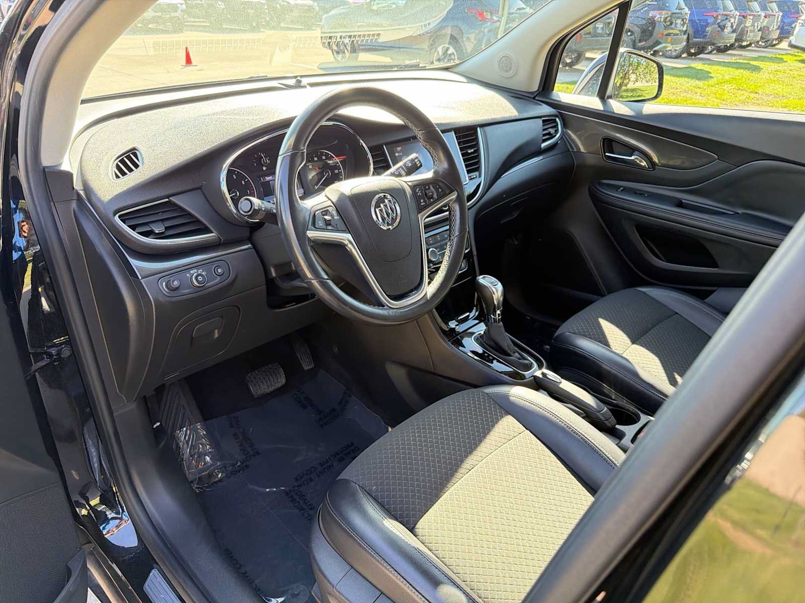 Used 2019 Buick Encore Sport Touring w/ Safety Package FWD image 2