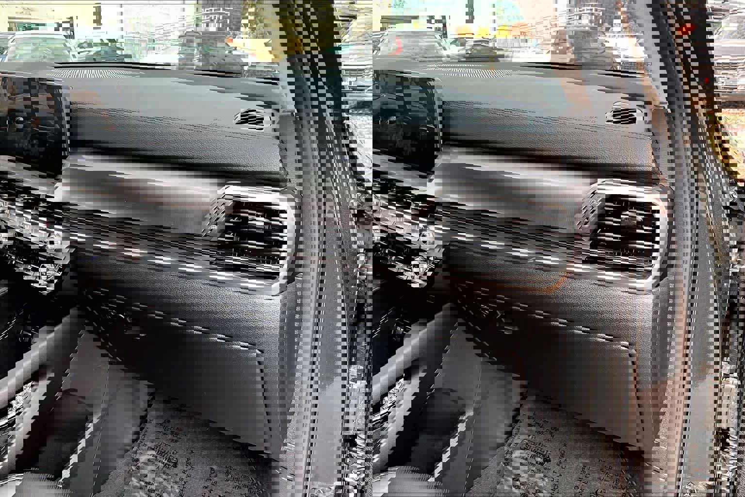 Used 2024 Kia Telluride LX image 17