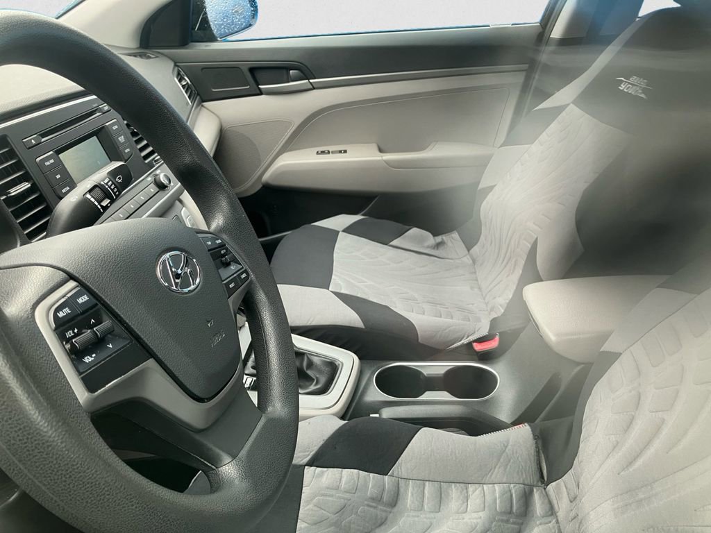 Used 2017 Hyundai Elantra SE image 4