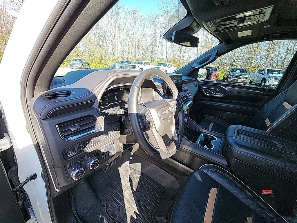 Used 2023 GMC Yukon AT4 w/ AT4 Premium Plus Package image 14
