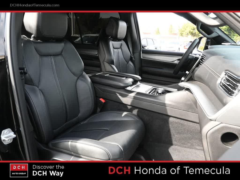 Used 2025 Jeep Wagoneer L Series II w/ Convenience Group I AWD/4WD image 22