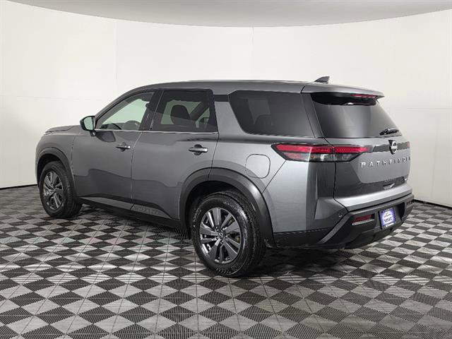 Used 2024 Nissan Pathfinder S AWD/4WD image 6
