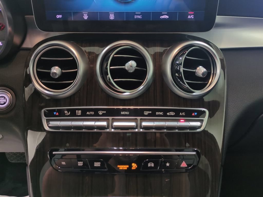 Used 2020 Mercedes-Benz GLC 300 4MATIC image 10